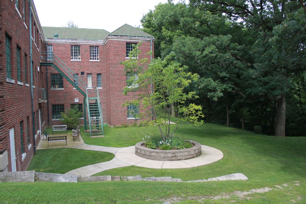 Woodridge Professional Building: 2619 W Heading Ave, West Peoria, IL 61604